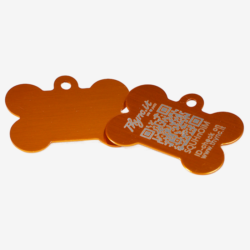Hondenpenning in botvorm van aluminium met QR-code