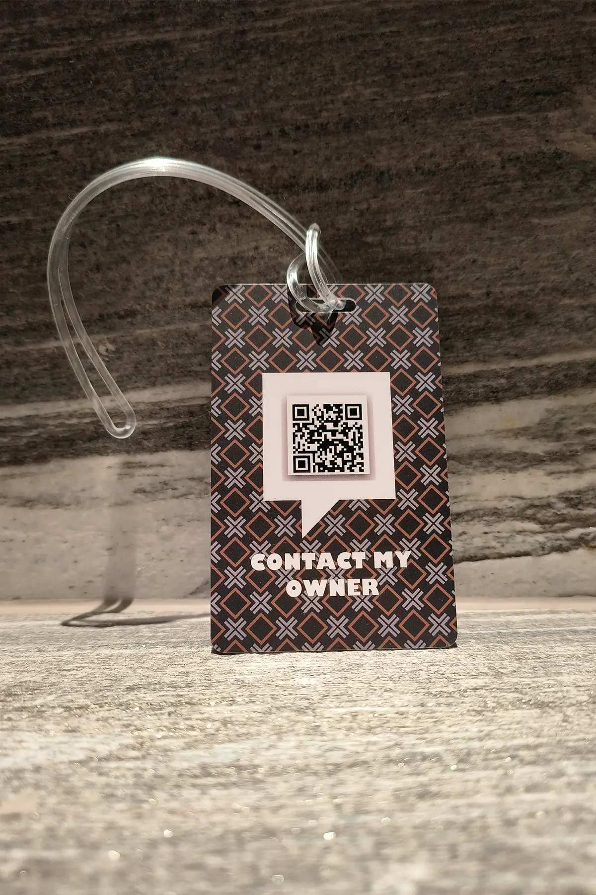 Etiqueta de bagagem resistente com código QR e alça de plástico
